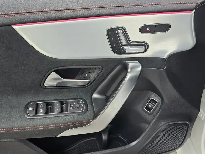 2023 Mercedes-Benz CLA с пробегом 12 632 км