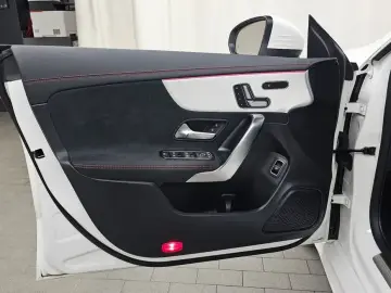 2023 Mercedes-Benz CLA с пробегом 12 632 км