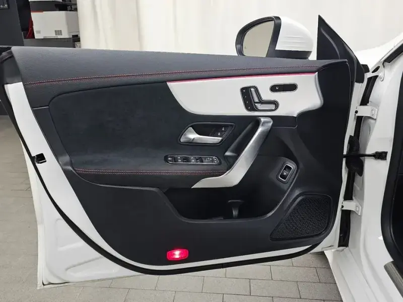 2023 Mercedes-Benz CLA с пробегом 12 632 км