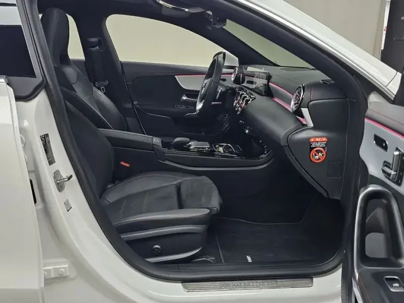 2023 Mercedes-Benz CLA с пробегом 12 632 км