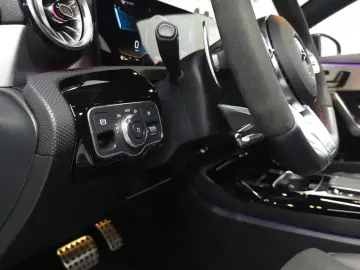 2021 Mercedes-Benz CLA с пробегом 43 449 км