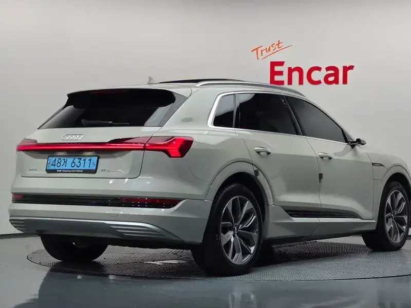 2020 Audi e-tron с пробегом 129 058 км