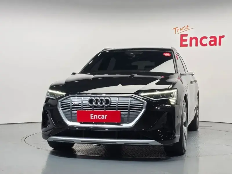 2022 Audi e-tron с пробегом 63 725 км