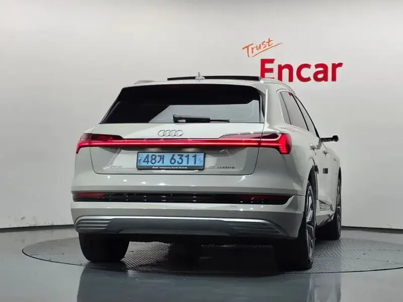 2020 Audi e-tron с пробегом 129 058 км