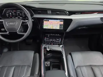 2022 Audi e-tron с пробегом 63 725 км