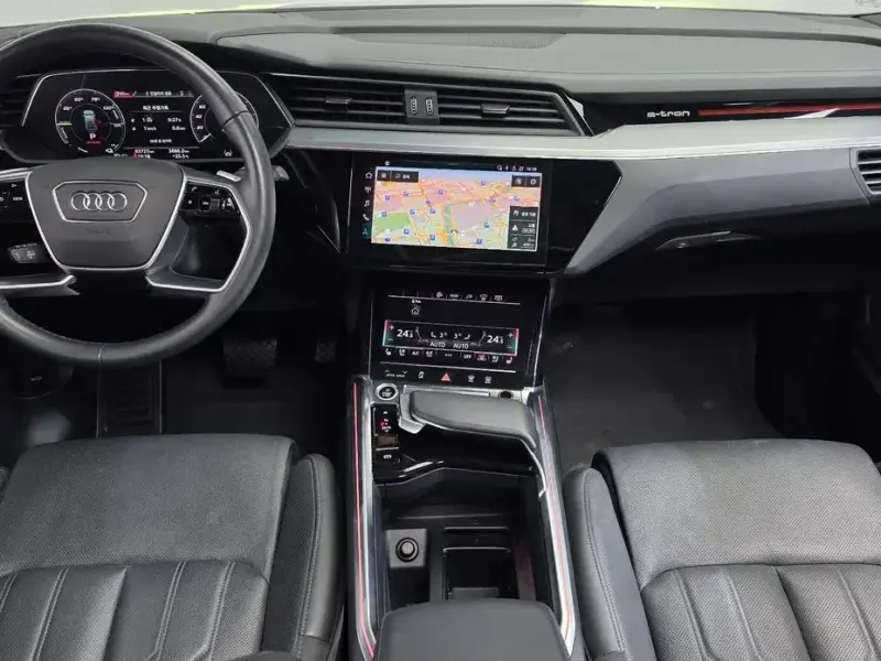 2022 Audi e-tron с пробегом 63 725 км