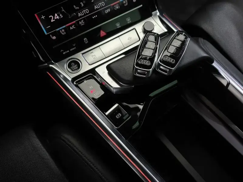 2022 Audi e-tron с пробегом 63 725 км