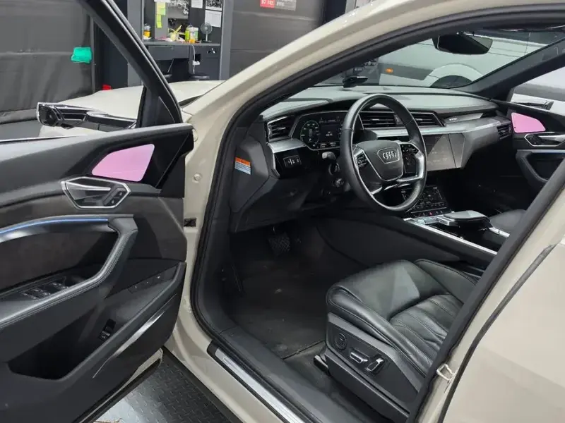 2020 Audi e-tron с пробегом 129 058 км
