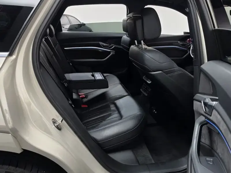 2020 Audi e-tron с пробегом 129 058 км