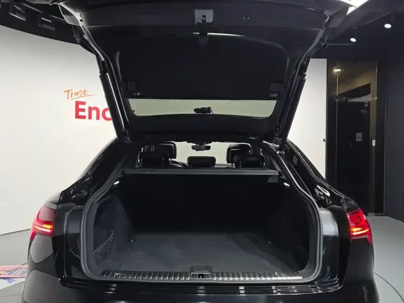 2022 Audi e-tron с пробегом 63 725 км