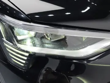 2022 Audi e-tron с пробегом 63 725 км
