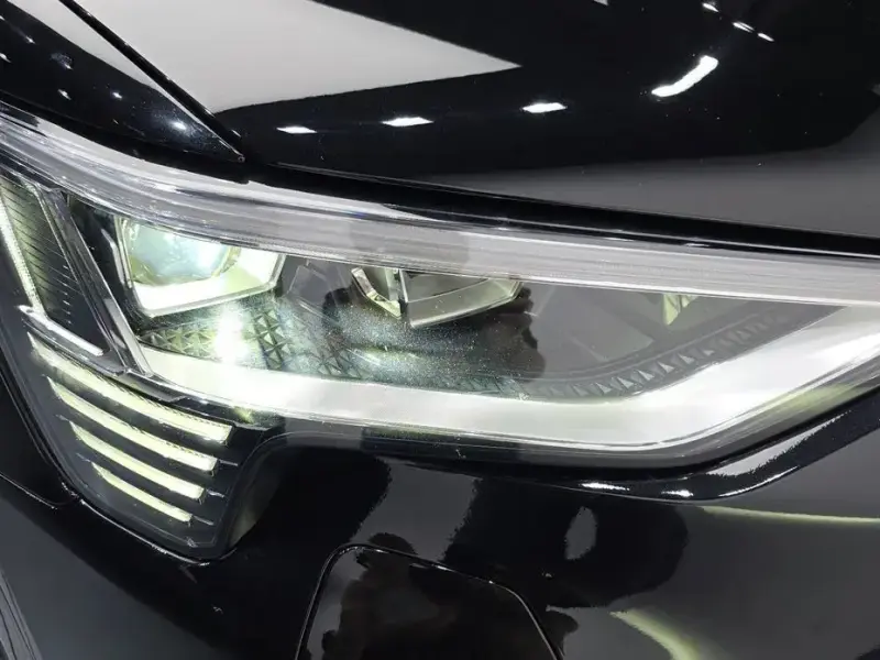 2022 Audi e-tron с пробегом 63 725 км
