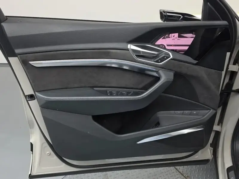2020 Audi e-tron с пробегом 129 058 км