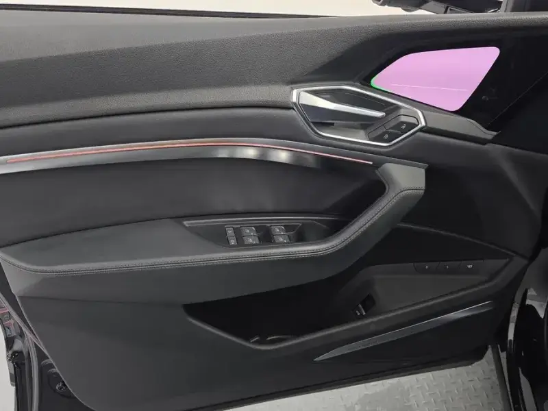 2022 Audi e-tron с пробегом 63 725 км