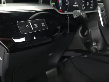 2022 Audi e-tron с пробегом 63 725 км