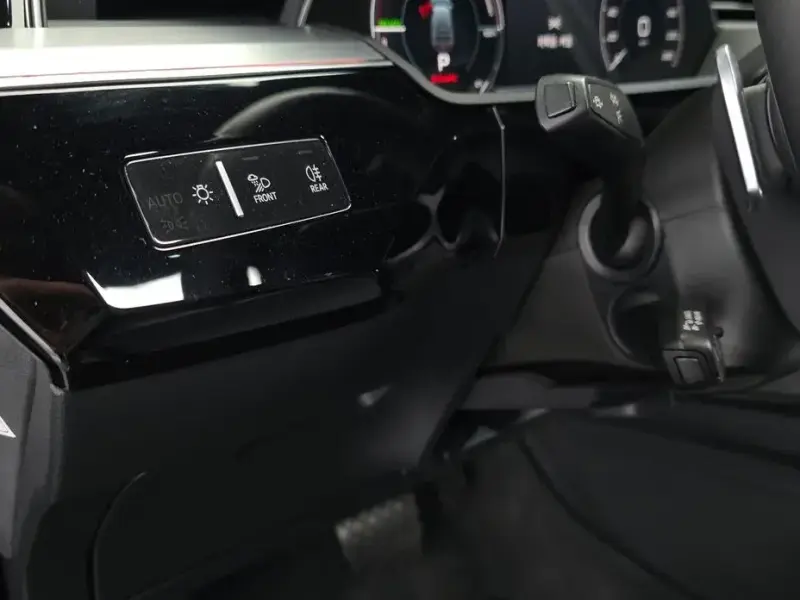 2022 Audi e-tron с пробегом 63 725 км