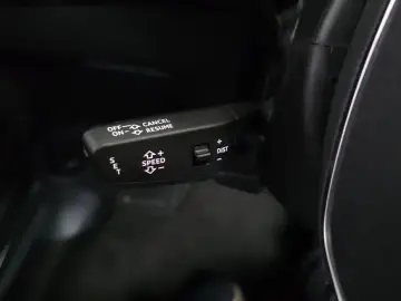 2022 Audi e-tron с пробегом 63 725 км