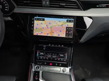 2022 Audi e-tron с пробегом 63 725 км