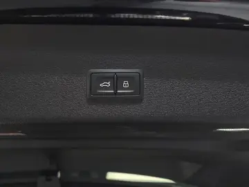 2022 Audi e-tron с пробегом 63 725 км