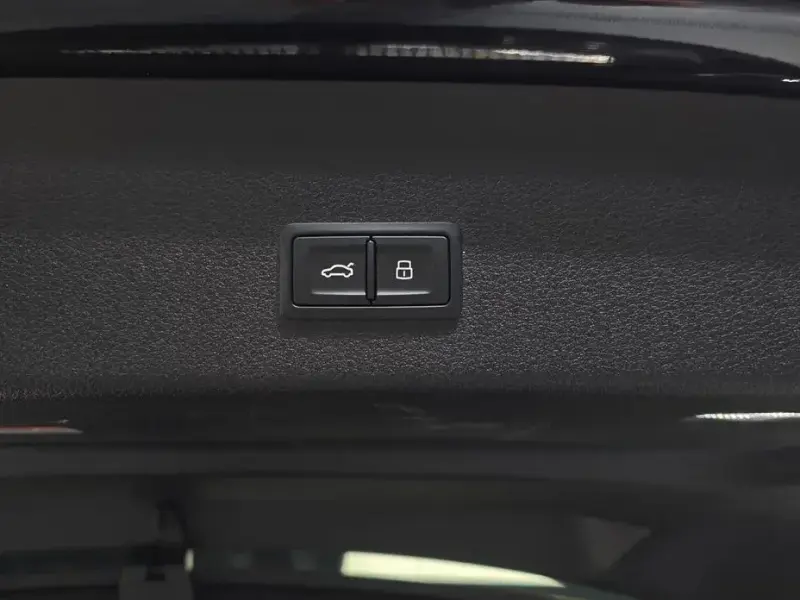 2022 Audi e-tron с пробегом 63 725 км