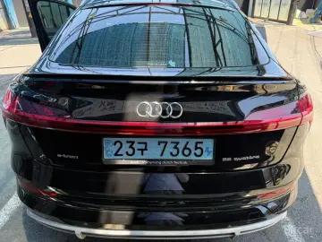 2021 Audi e-tron с пробегом 49 000 км