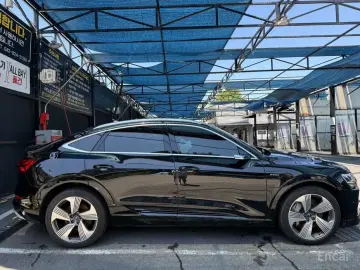 2021 Audi e-tron с пробегом 49 000 км
