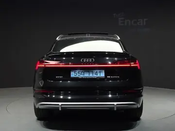 2022 Audi e-tron с пробегом 63 822 км