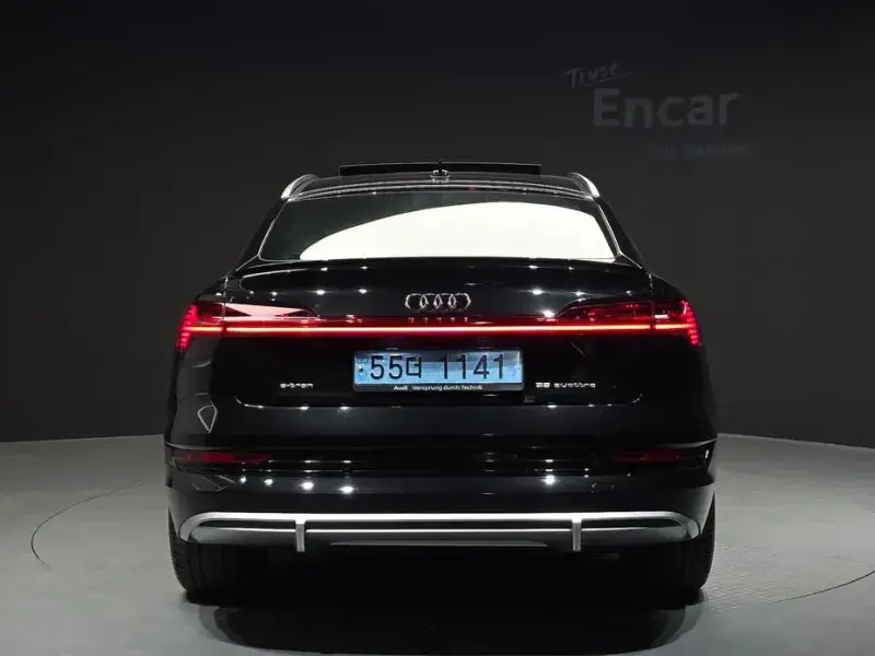 2022 Audi e-tron с пробегом 63 822 км