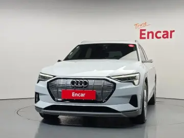 2022 Audi e-tron с пробегом 47 536 км