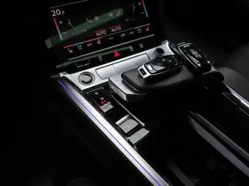 2022 Audi e-tron с пробегом 63 822 км