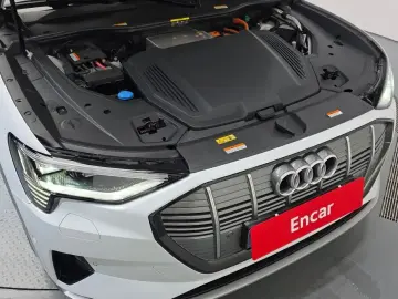 2022 Audi e-tron с пробегом 47 536 км