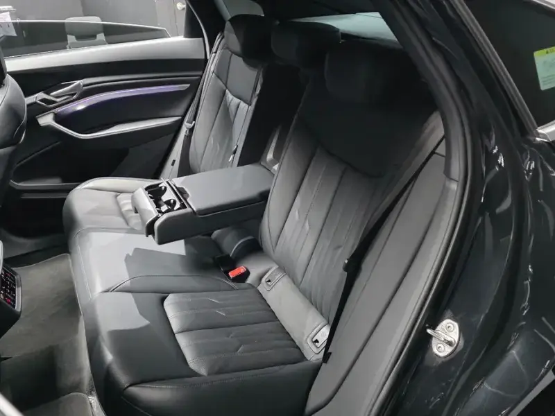 2022 Audi e-tron с пробегом 63 822 км