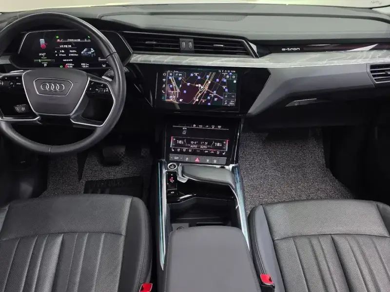 2022 Audi e-tron с пробегом 47 536 км