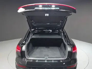 2022 Audi e-tron с пробегом 63 822 км