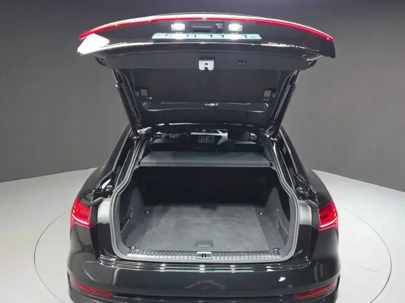 2022 Audi e-tron с пробегом 63 822 км