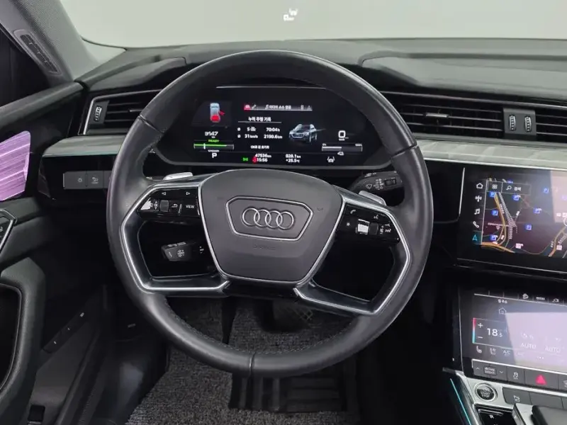 2022 Audi e-tron с пробегом 47 536 км