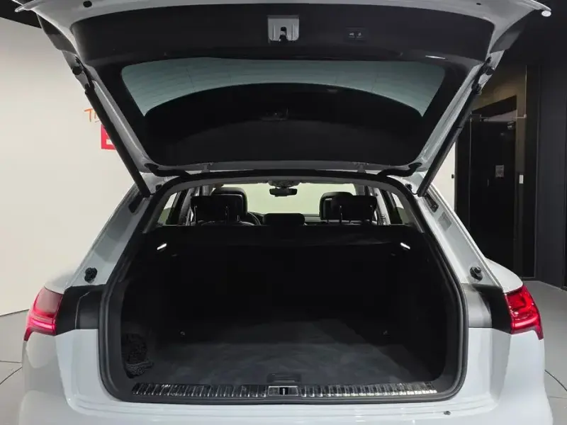 2022 Audi e-tron с пробегом 47 536 км