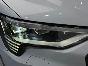 2022 Audi e-tron с пробегом 47 536 км