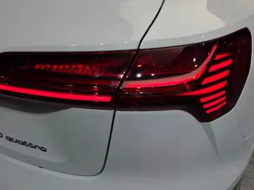 2022 Audi e-tron с пробегом 47 536 км