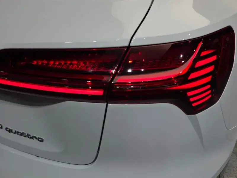 2022 Audi e-tron с пробегом 47 536 км
