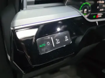 2022 Audi e-tron с пробегом 63 822 км