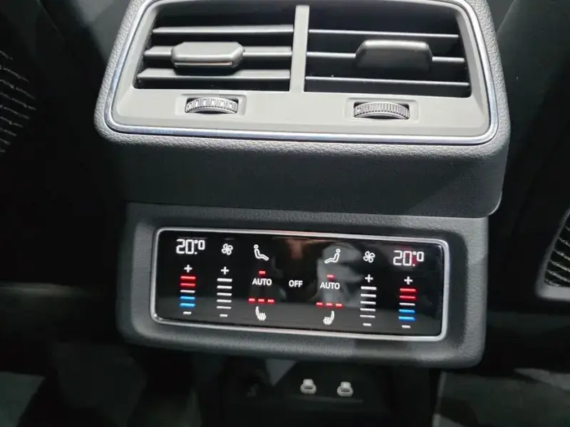 2022 Audi e-tron с пробегом 63 822 км