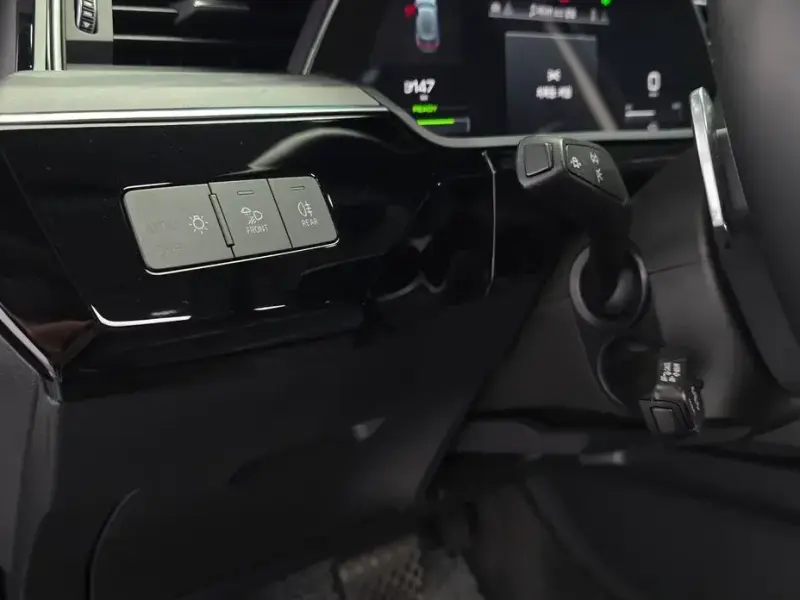 2022 Audi e-tron с пробегом 47 536 км
