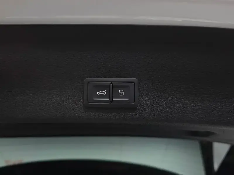 2022 Audi e-tron с пробегом 47 536 км