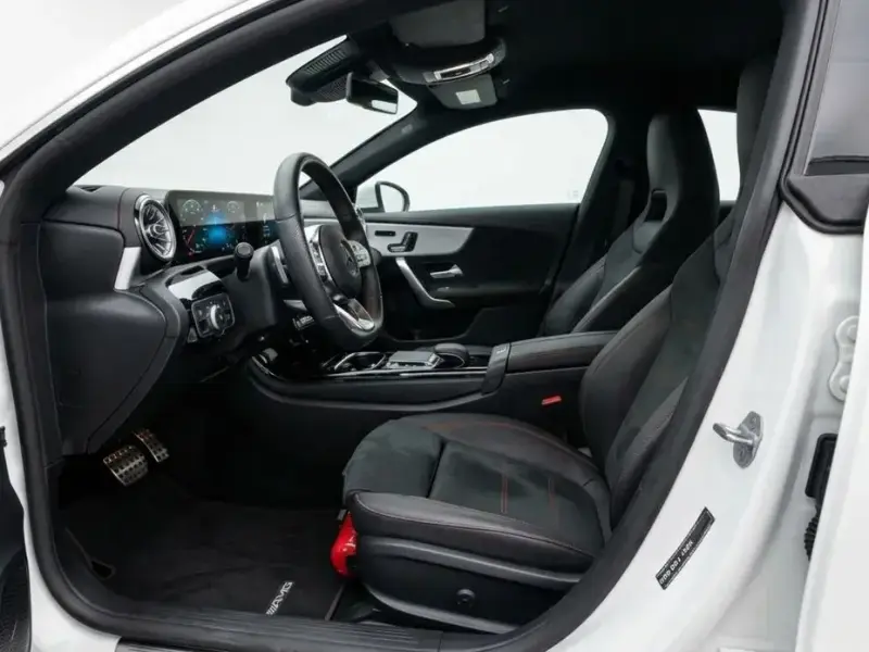 2025 Mercedes-Benz CLA с пробегом 11 675 км