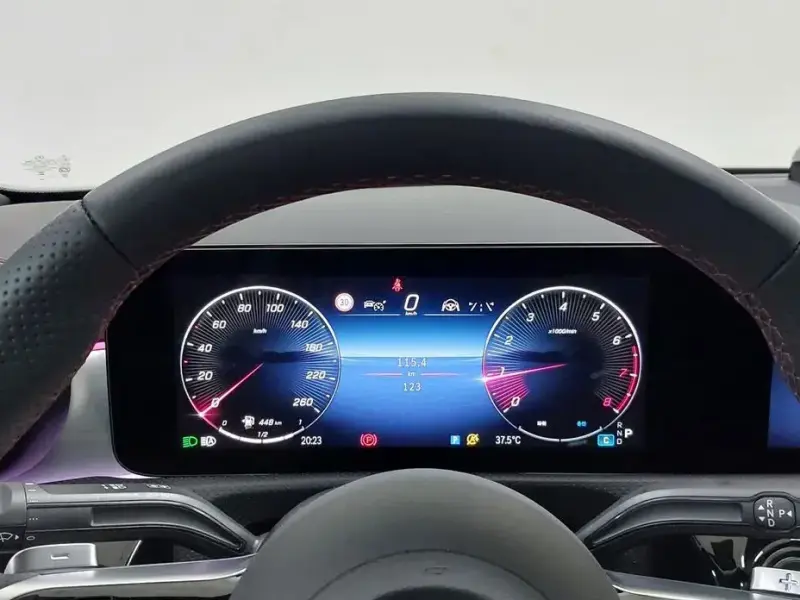 2025 Mercedes-Benz CLA с пробегом 124 км