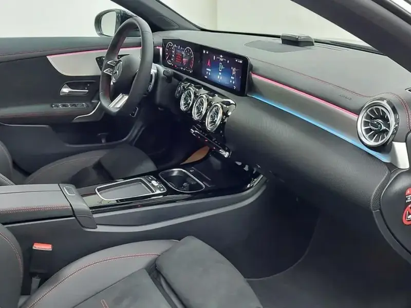 2025 Mercedes-Benz CLA с пробегом 124 км