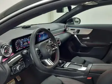 2025 Mercedes-Benz CLA с пробегом 124 км