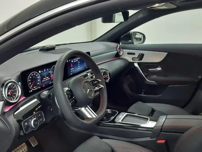 2025 Mercedes-Benz CLA с пробегом 124 км