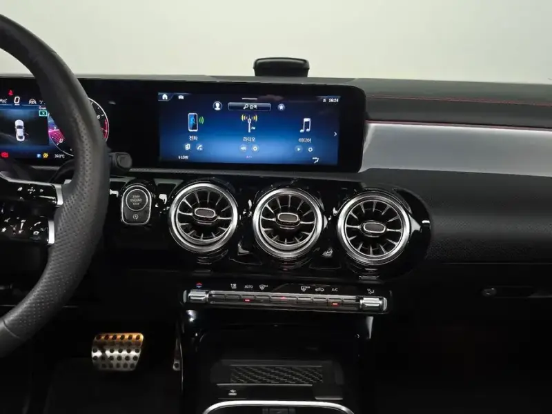 2024 Mercedes-Benz CLA с пробегом 3 709 км